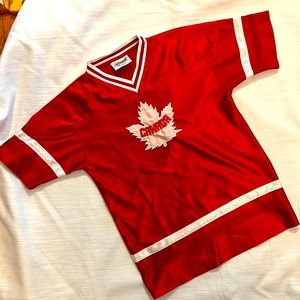 Youth Jersey Canada size 10 like new!